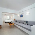 Korina's * Ándros